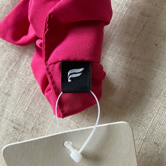 Fabletics The Scrunchy Hair Tie - Picture 4 of 5